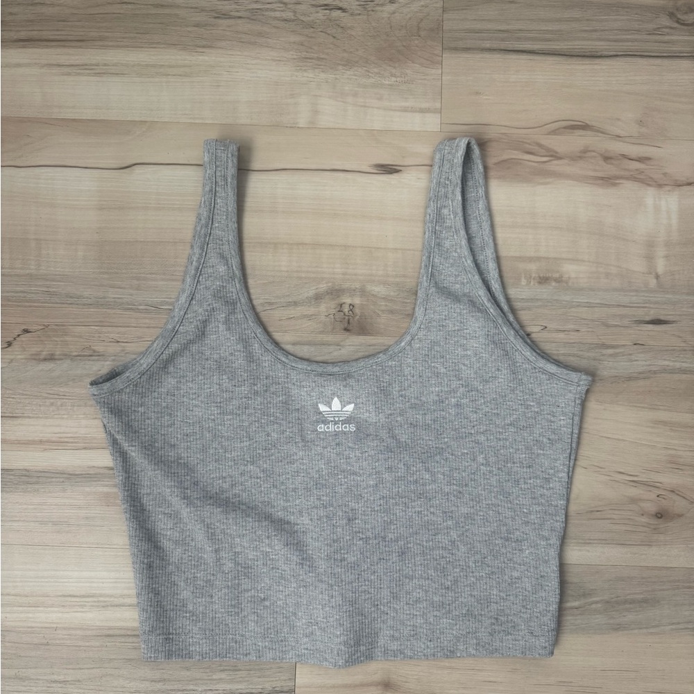 New adidas Originals Adicolor Essentials Rib Tank
Top HF3398